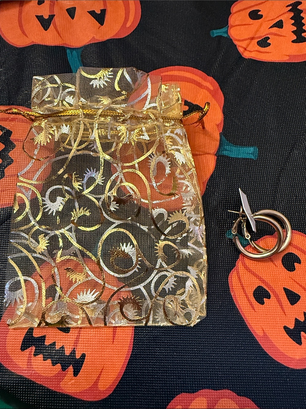 Unbranded Kids Gold Hoop Earrings for Halloween Costume with bag